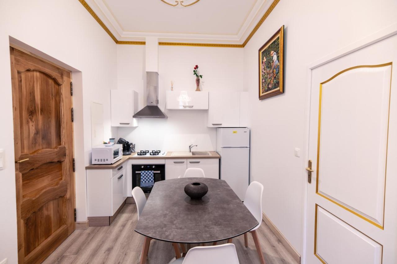 Appartement Maison De L'Eglise Du Couvent Narbonne Exterior foto